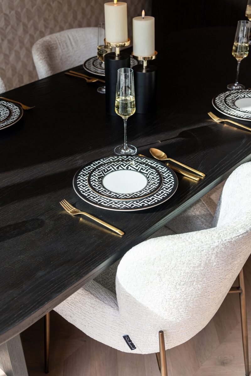 7831 - Eettafel Fairmont black 270 (Dark coffee)