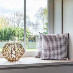 -KU-0087 - Kussen Juno rose 50x50 (Peacock 1670 rosewood)